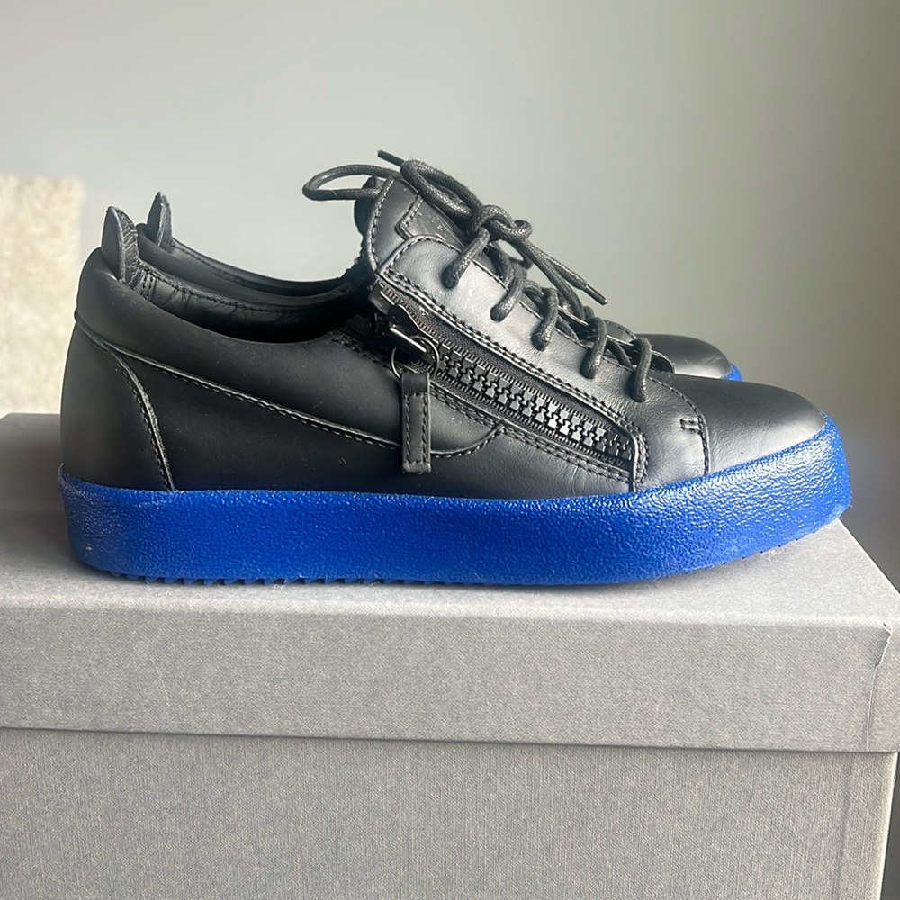 Giuseppe Zanotti Black Leather Low Top Zip Sneakers Cobalt Blue Sole Size 37